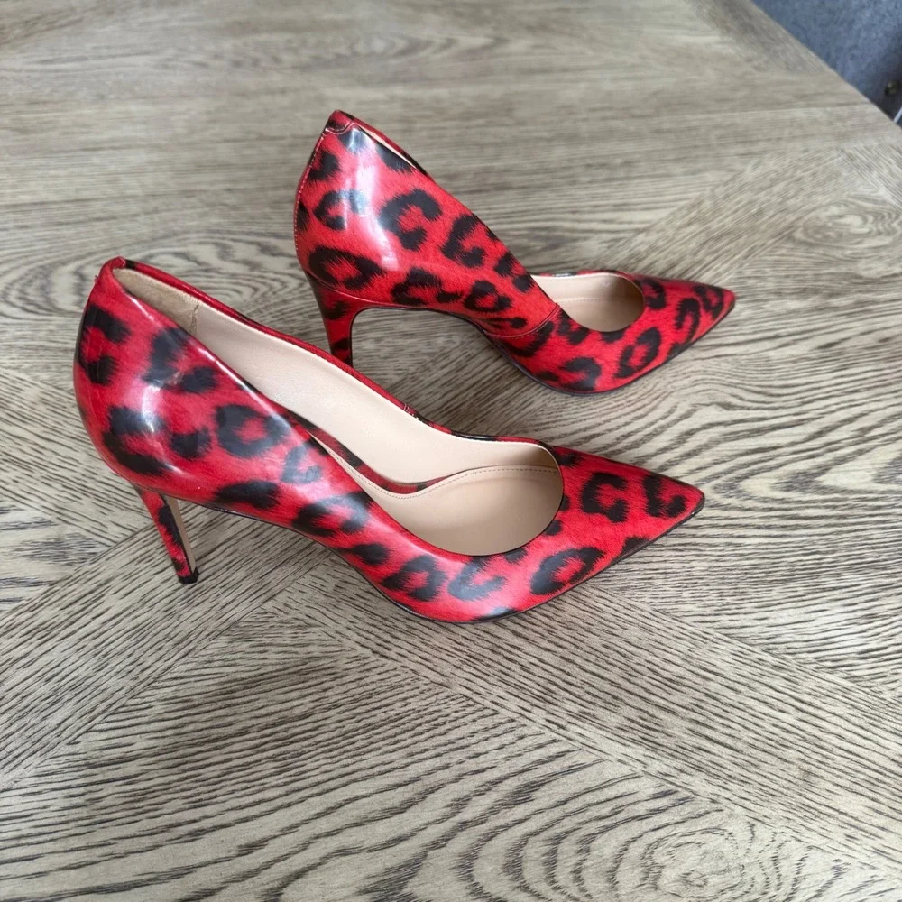 Vince Camuto Leopard Stiletto Patent Treesha Red Black Pointed Toe Size 8.5 M 39